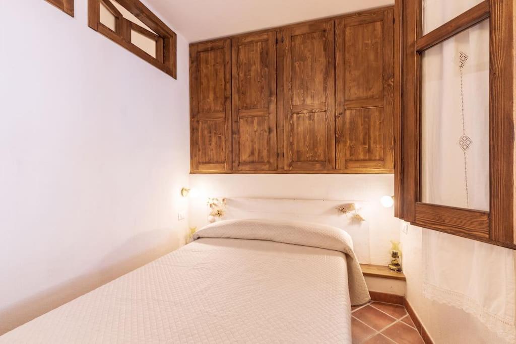 Apartamento Domm'E Antoni Baunei Exterior foto