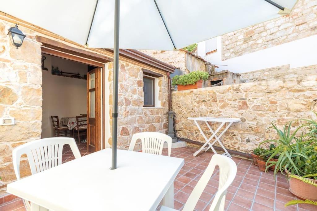 Apartamento Domm'E Antoni Baunei Exterior foto